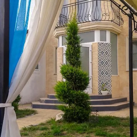 Beauty House &